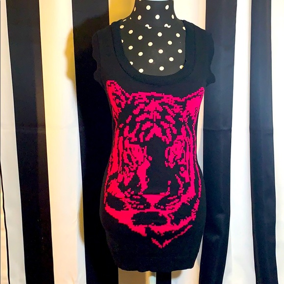 Hot Topic Tops - Pink Tiger Hot Topic Sleeveless Top Small
